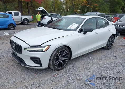 2022 Volvo S60 B5 Black Edition R-Design/B5 R-Design from USA, damaged, VIN 7JRL12TM7NG161966